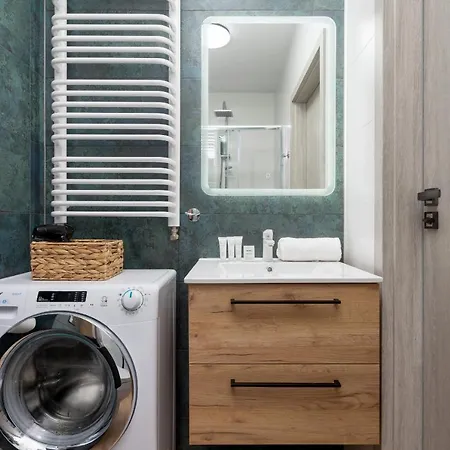 Expo Cracow Nowohucka By Renters Apartment