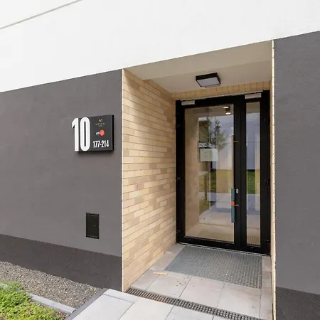 Expo Cracow Nowohucka By Renters Apartment